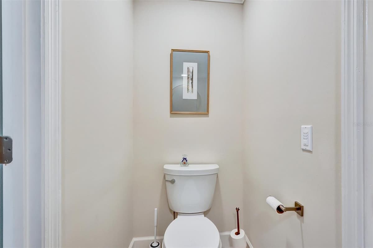 7913 BROADMOOR PINES BOULEVARD — photo 15 of 59