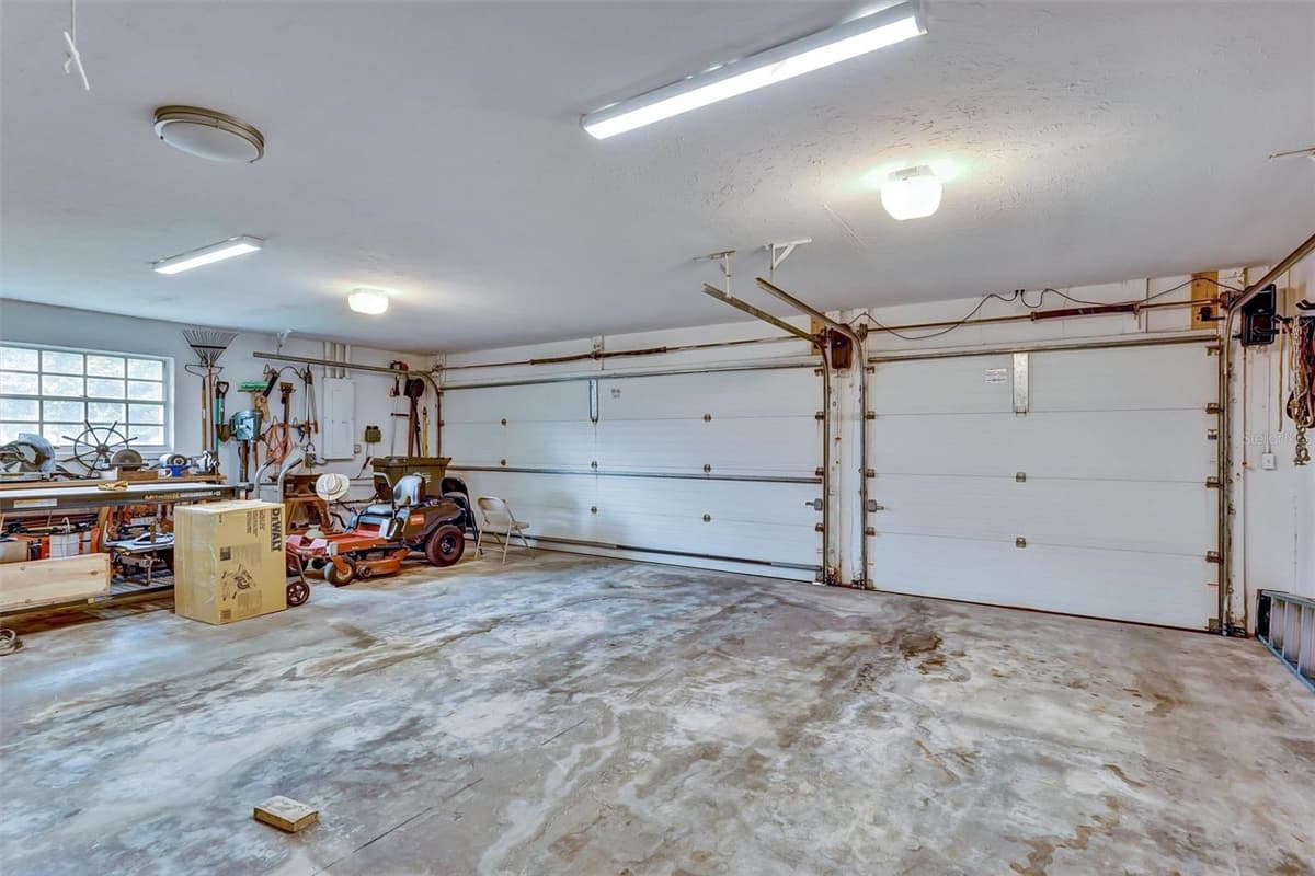 7913 BROADMOOR PINES BOULEVARD — photo 40 of 59