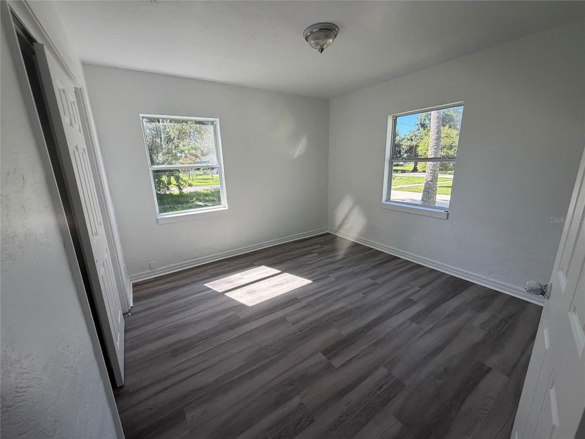 200 FAIRFIELD STREET — photo 6 of 7