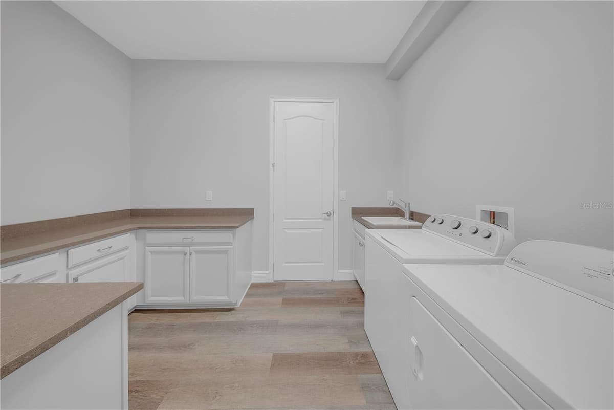 5013 VANTAGE COURT — photo 16 of 29