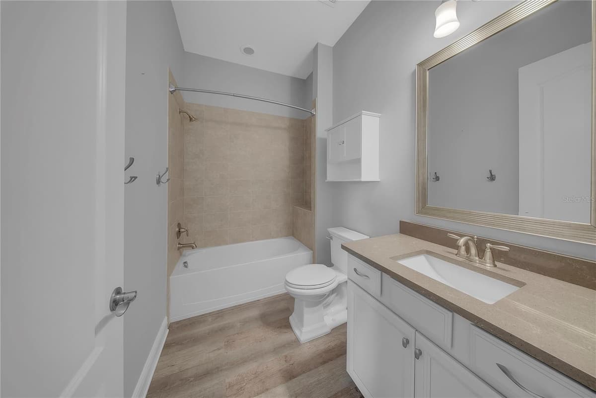 5013 VANTAGE COURT — photo 12 of 29