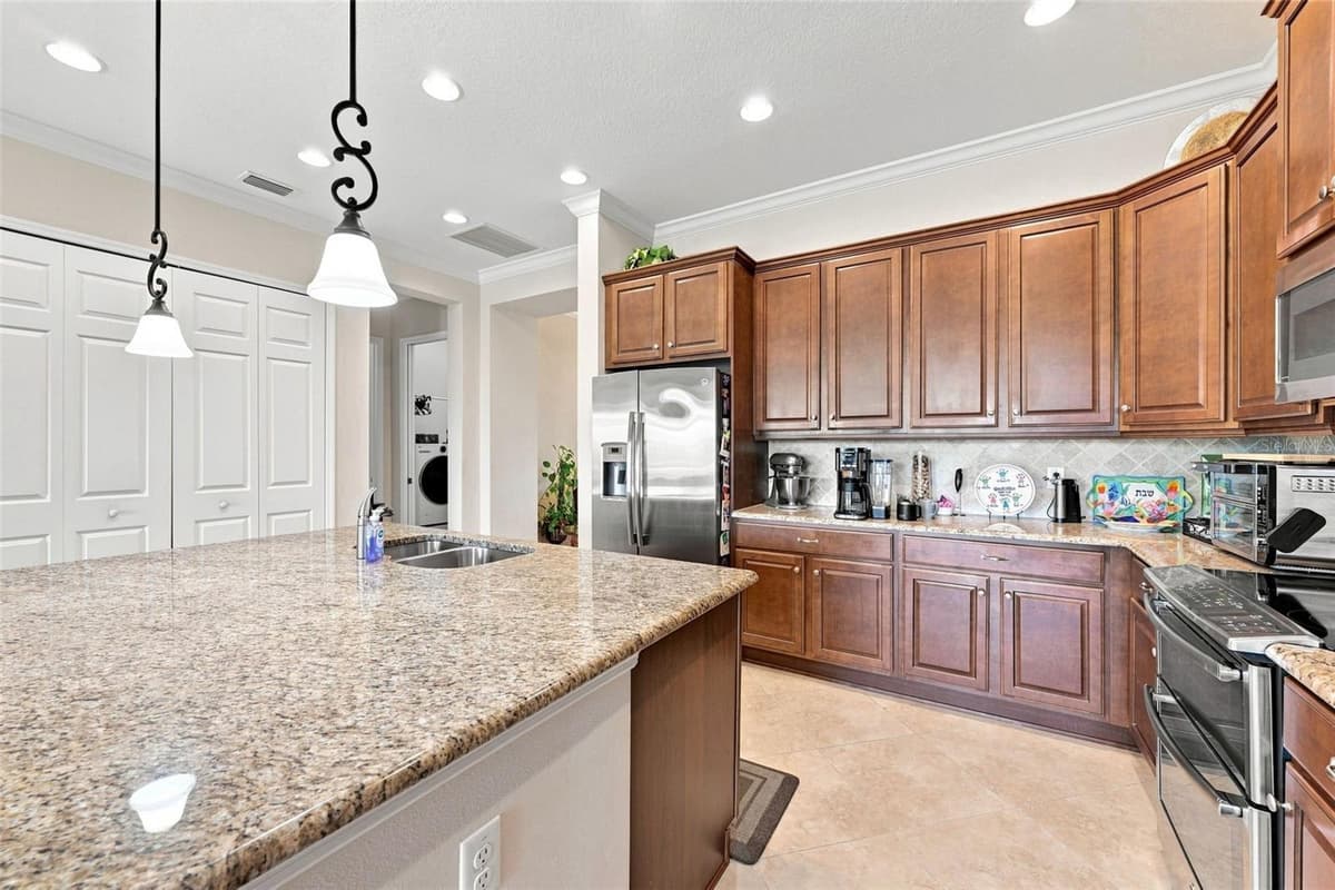 2109 SIFIELD GREENS WAY — photo 12 of 96