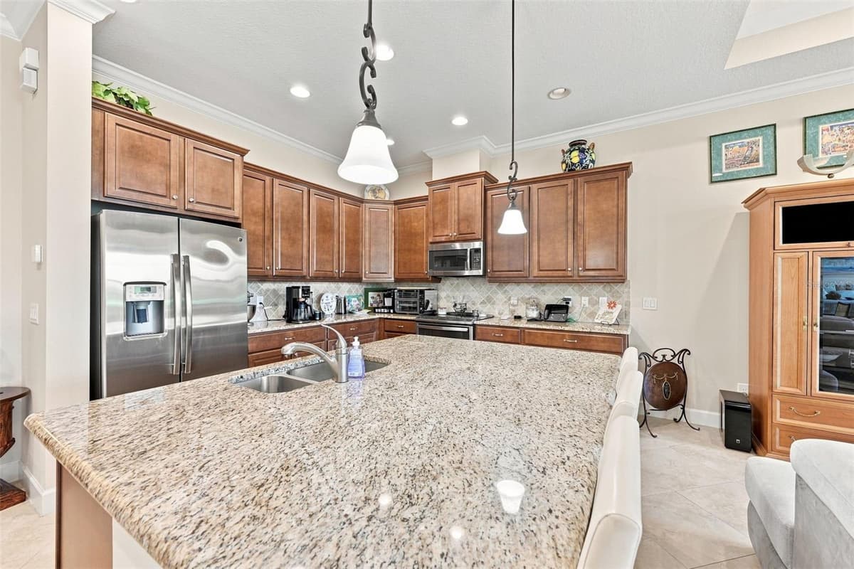 2109 SIFIELD GREENS WAY — photo 10 of 96