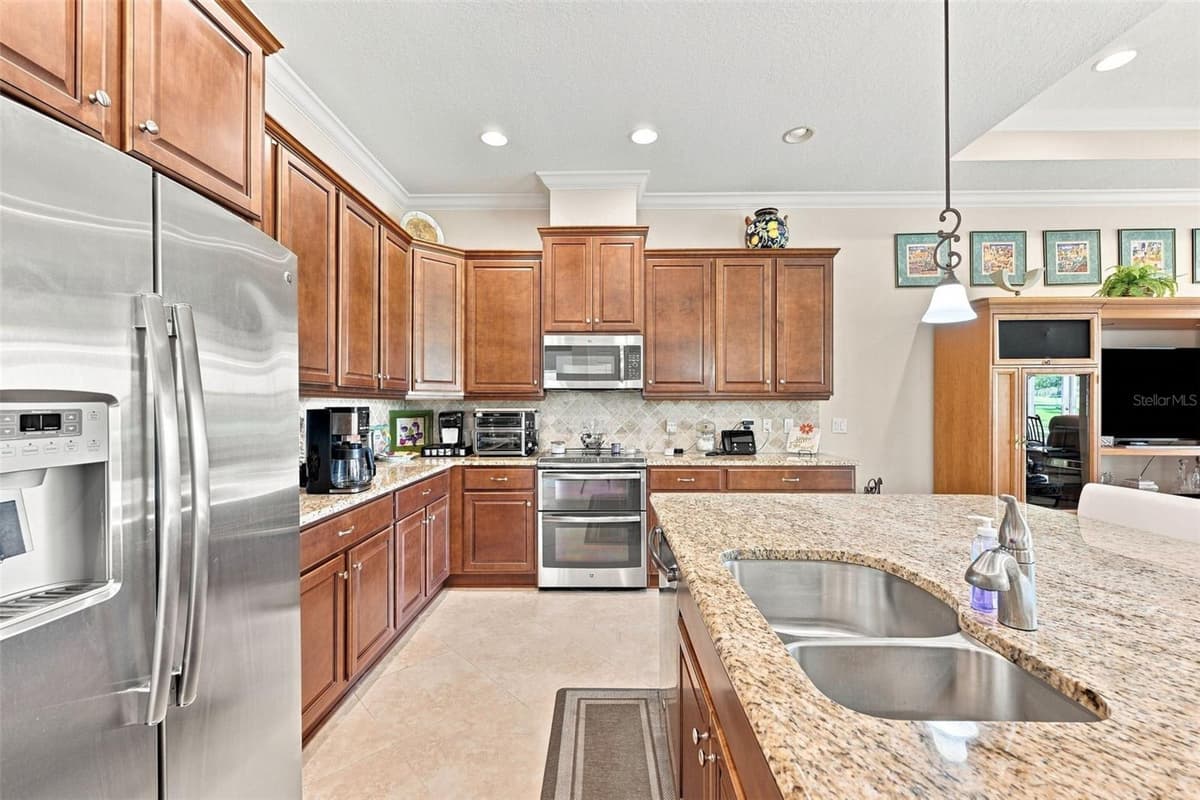 2109 SIFIELD GREENS WAY — photo 11 of 96