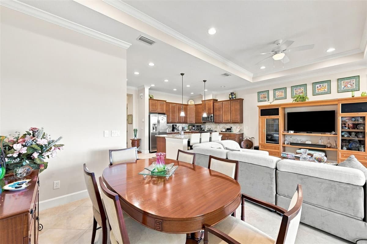 2109 SIFIELD GREENS WAY — photo 15 of 96