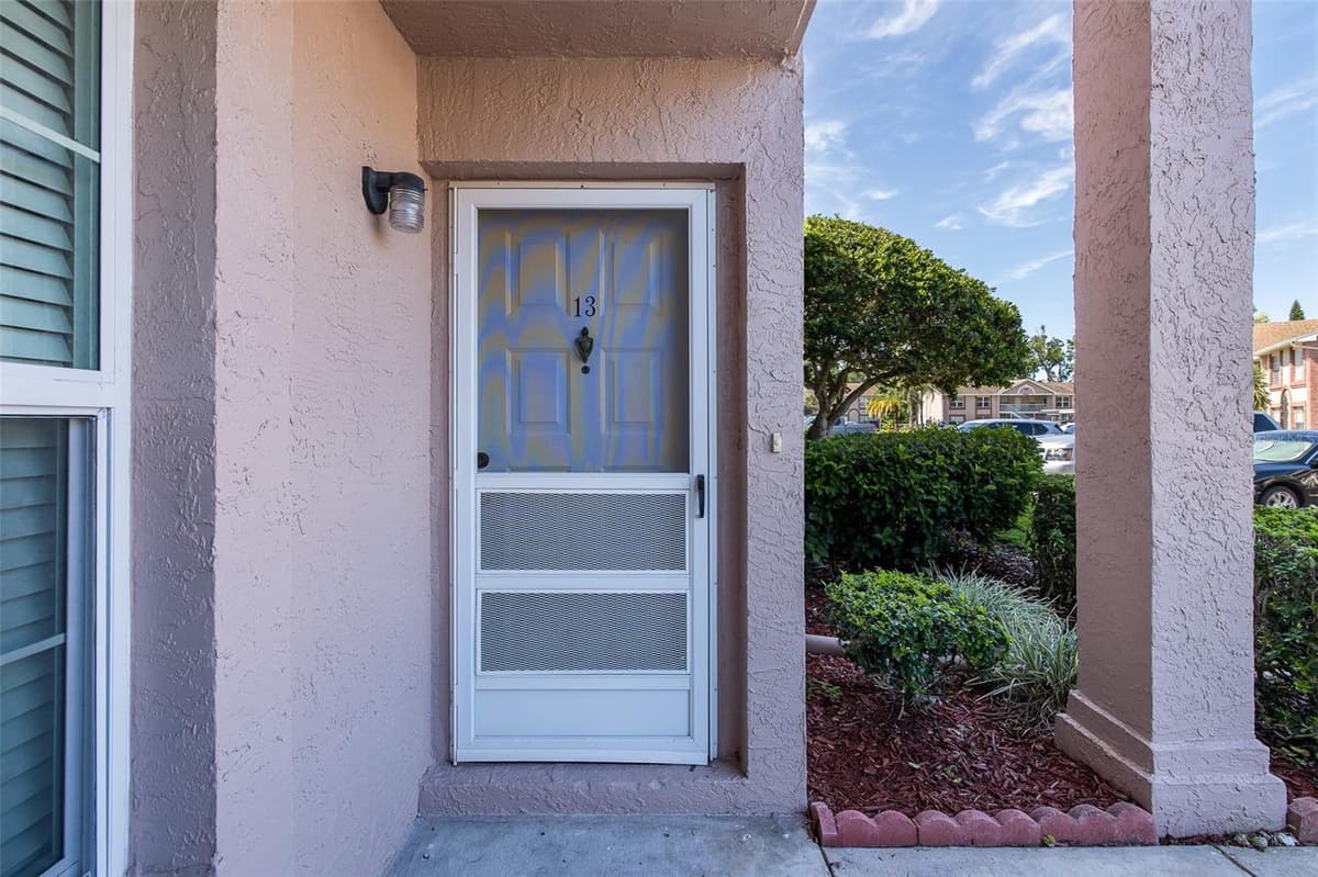 4804 MYRTLE OAK DRIVE — photo 8 of 35