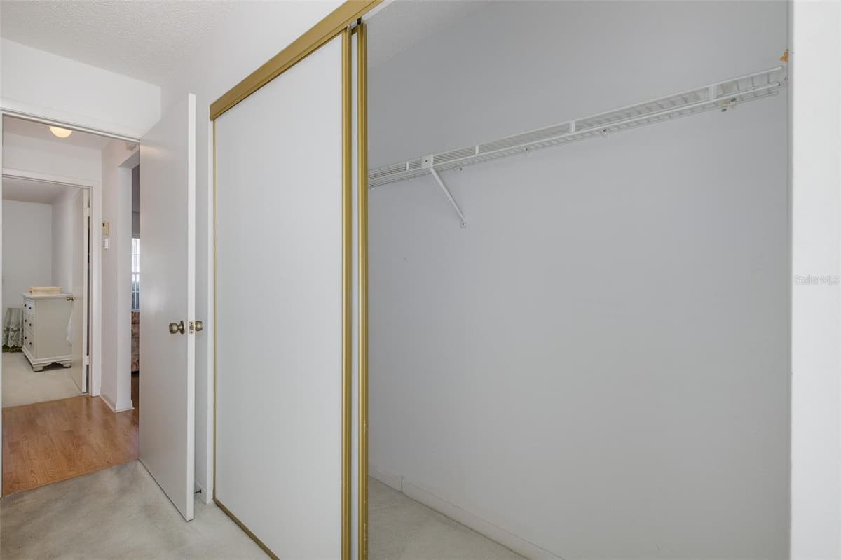 4804 MYRTLE OAK DRIVE — photo 21 of 35