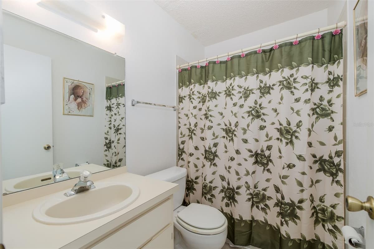 4804 MYRTLE OAK DRIVE — photo 22 of 35