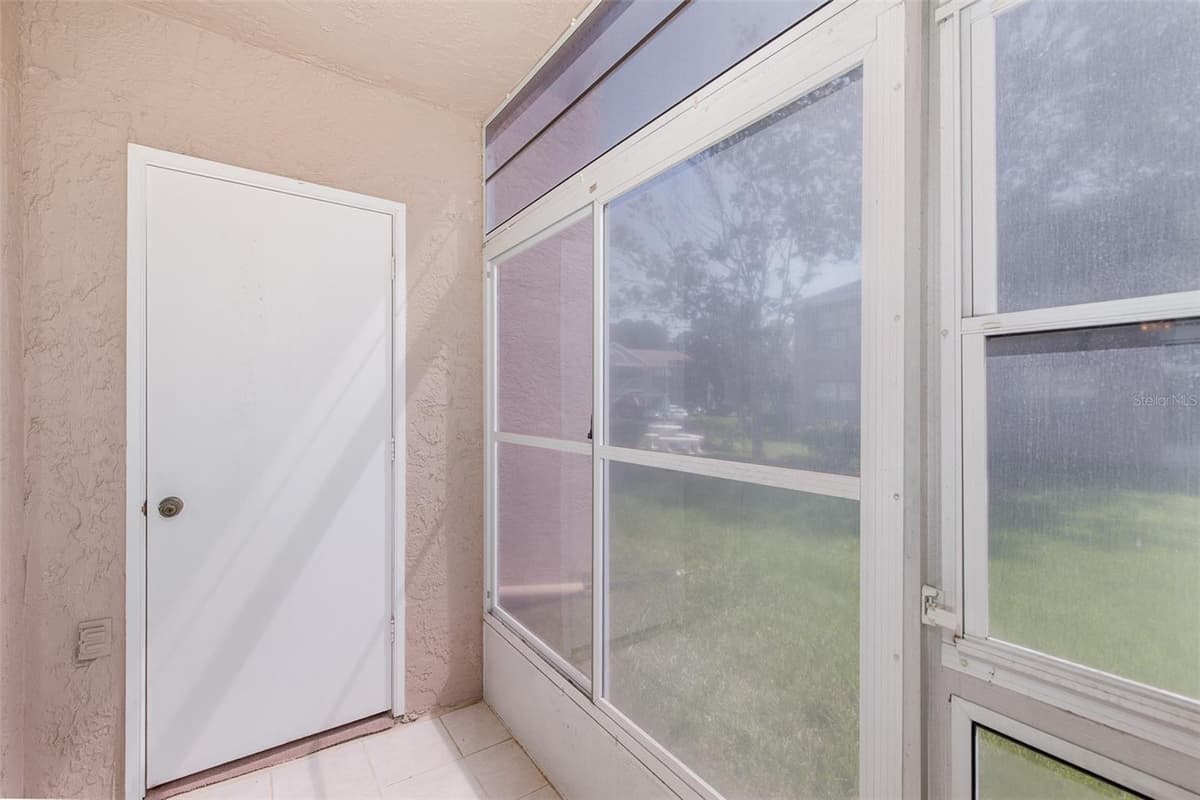 4804 MYRTLE OAK DRIVE — photo 30 of 35