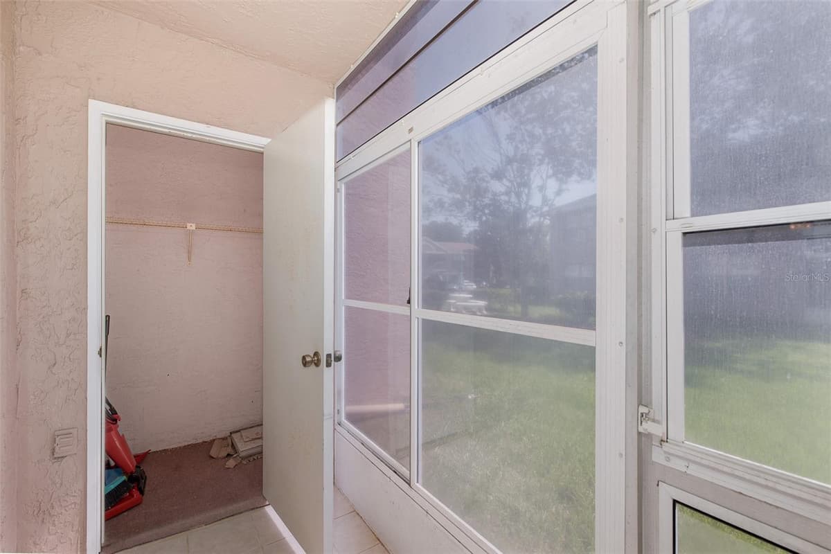 4804 MYRTLE OAK DRIVE — photo 31 of 35