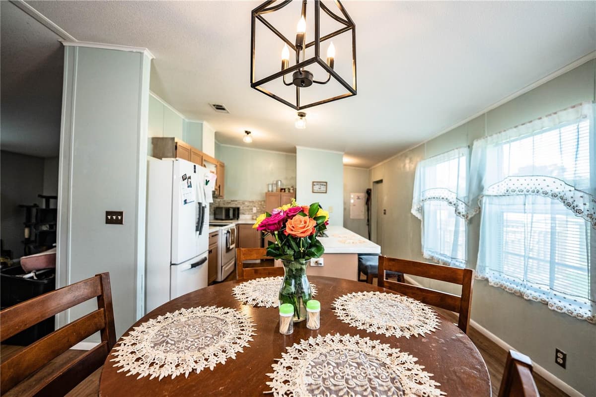 487 LINDSEY DRIVE — photo 34 of 49