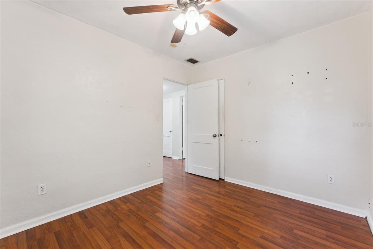 1904 VALENCIA ROAD — photo 9 of 14