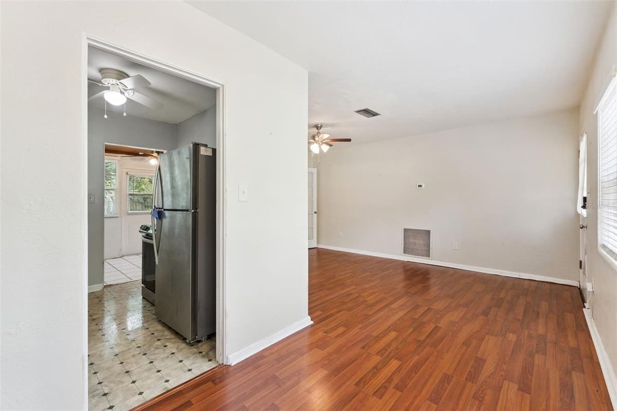 1904 VALENCIA ROAD — photo 5 of 14