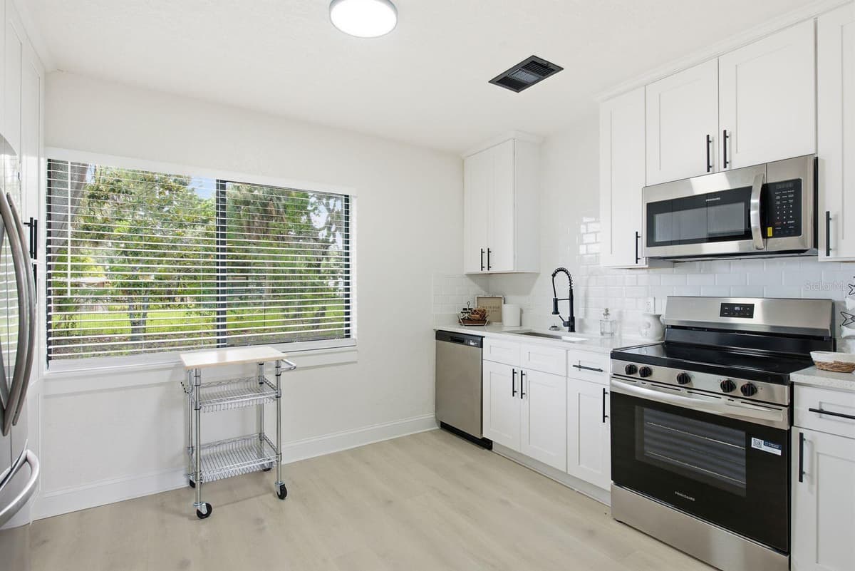 5307 BERKLEY ROAD — photo 10 of 26