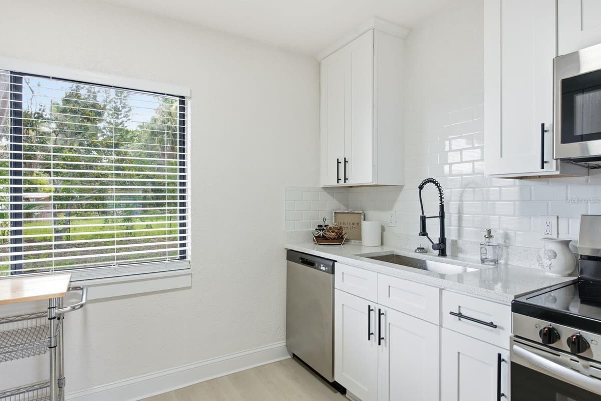 5307 BERKLEY ROAD — photo 12 of 26