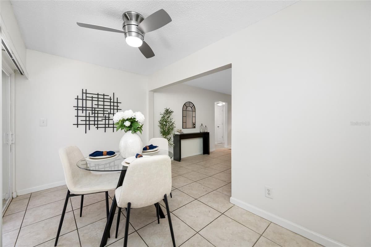 131 MERCURY AVENUE — photo 9 of 40