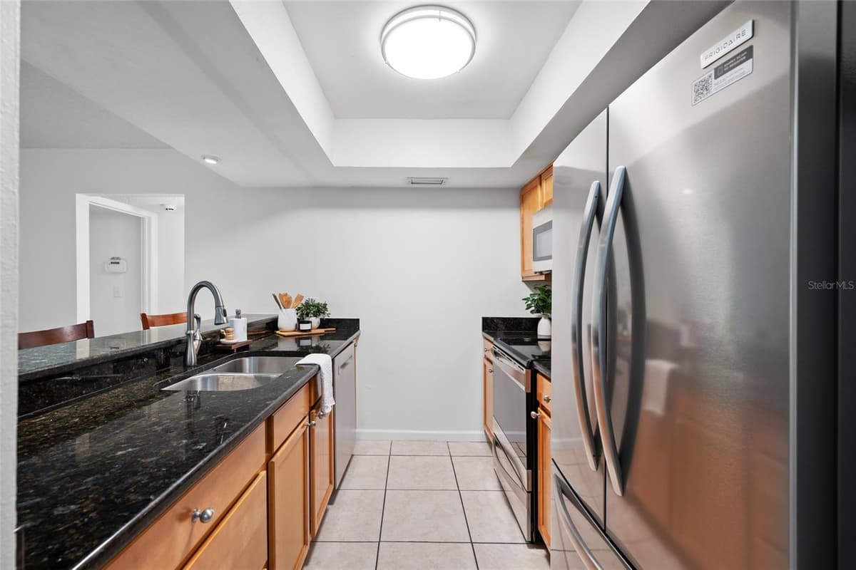 131 MERCURY AVENUE — photo 14 of 40