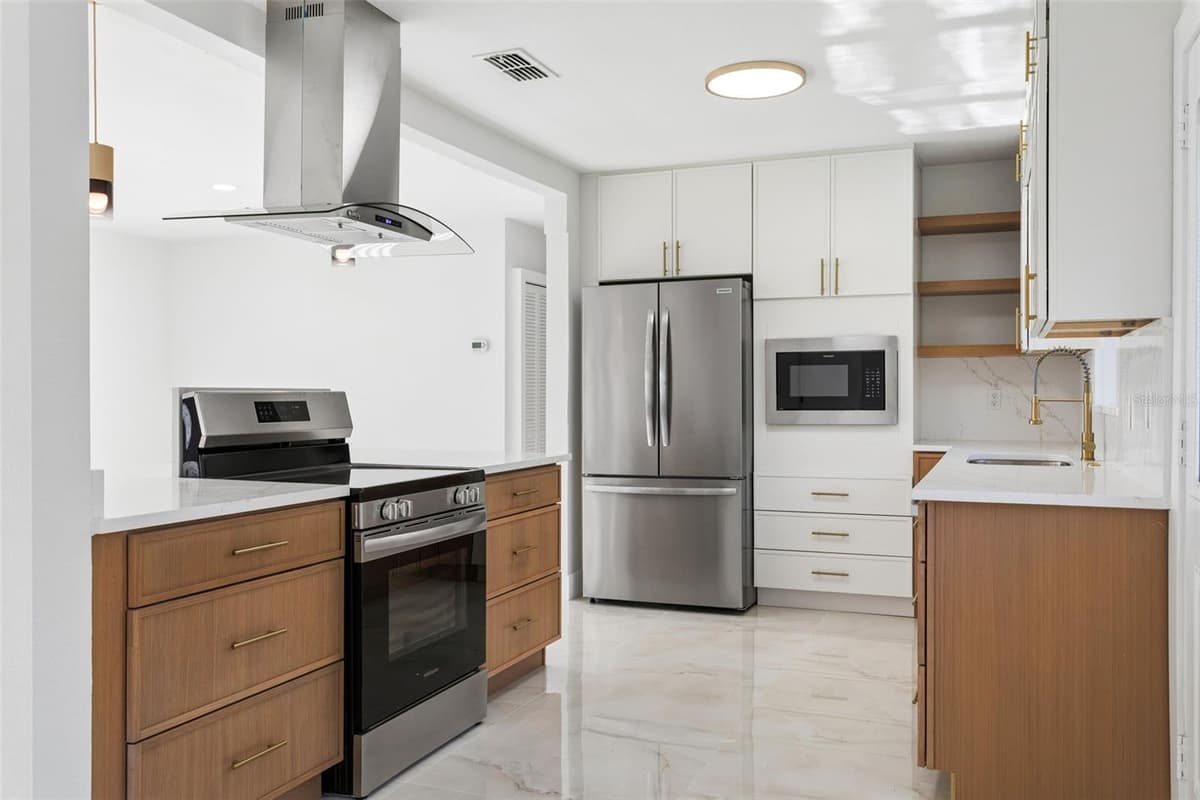 540 MILWAUKEE AVENUE — photo 6 of 23