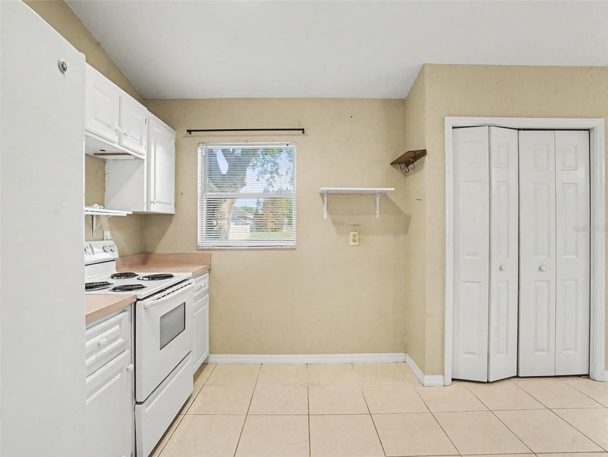 121 SHADDOCK DRIVE — photo 14 of 32