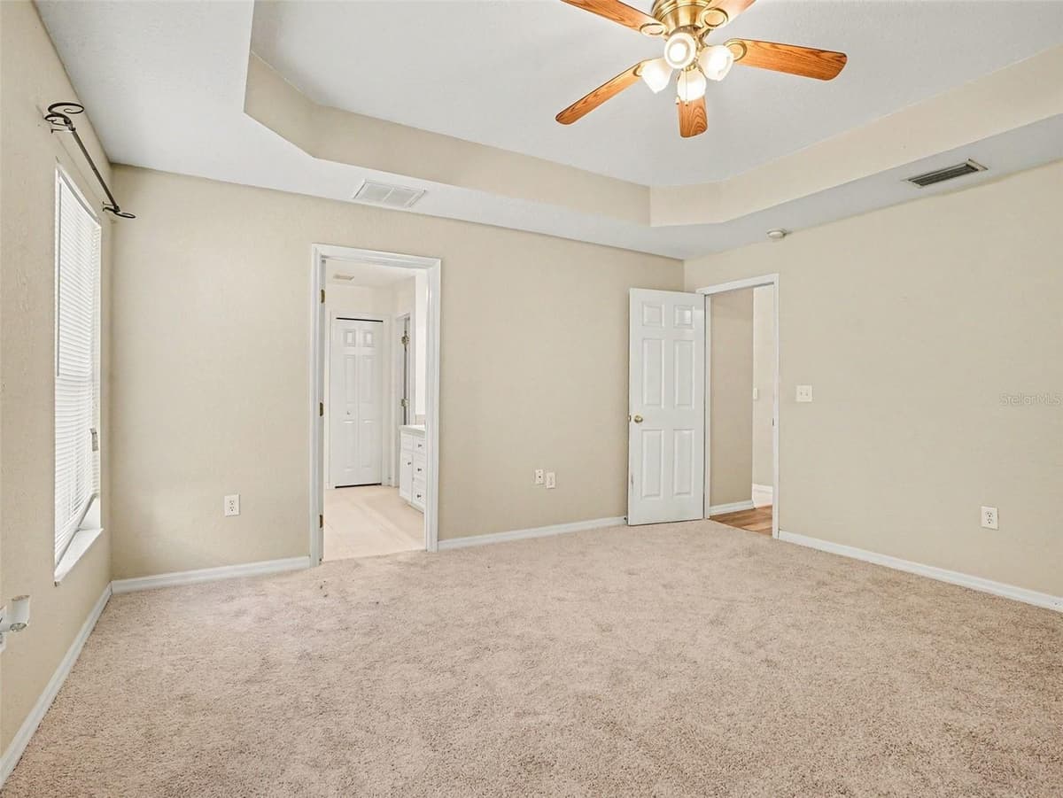 121 SHADDOCK DRIVE — photo 16 of 32