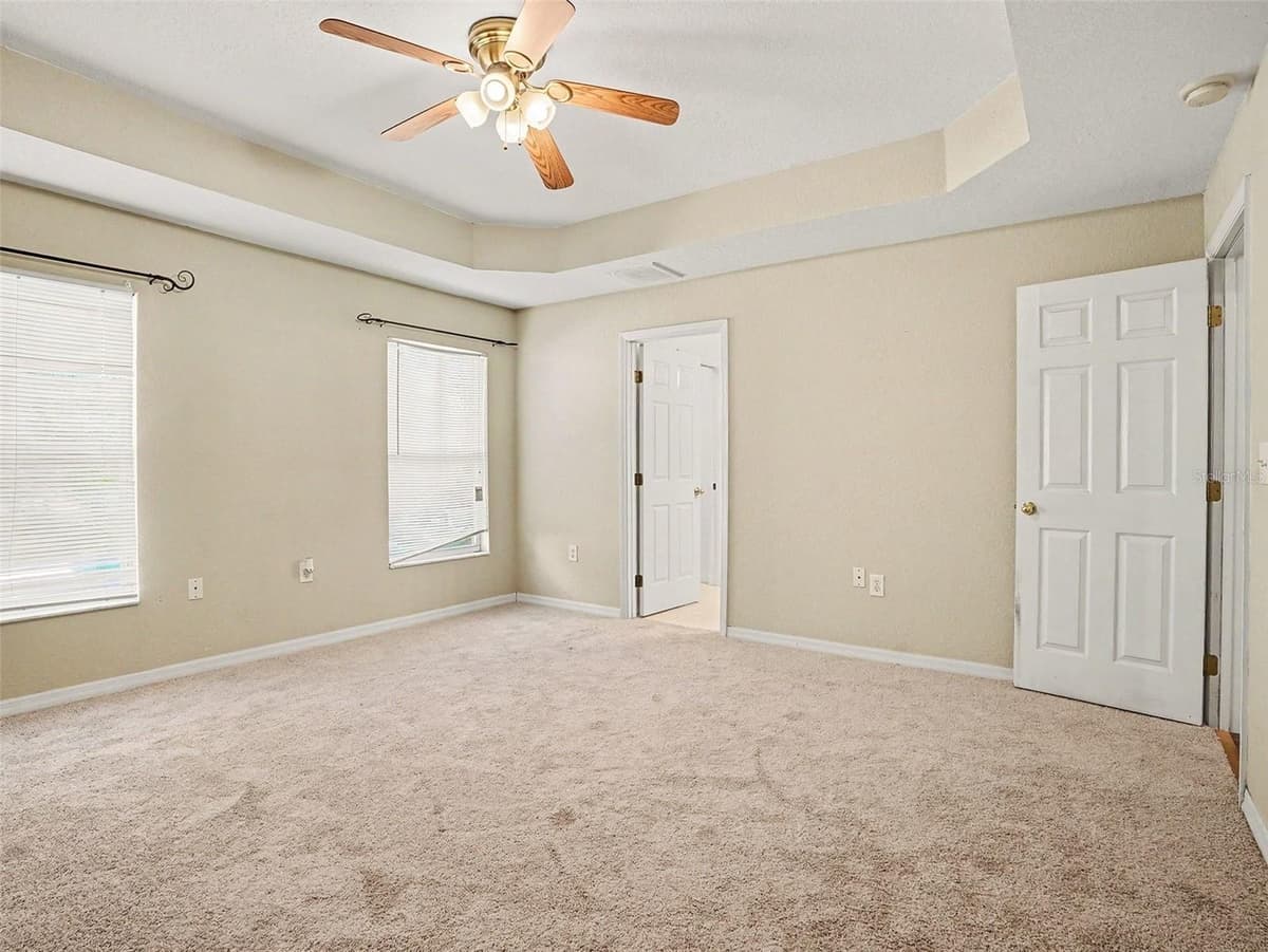 121 SHADDOCK DRIVE — photo 17 of 32