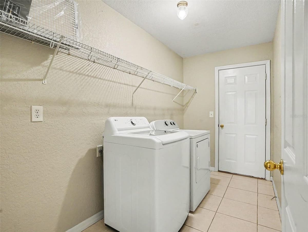 121 SHADDOCK DRIVE — photo 27 of 32