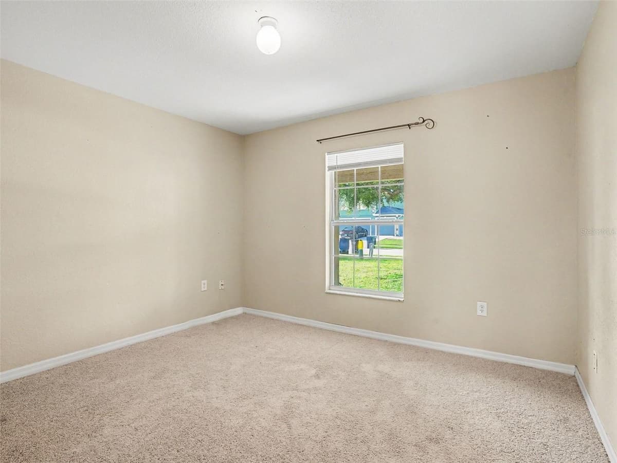 121 SHADDOCK DRIVE — photo 23 of 32