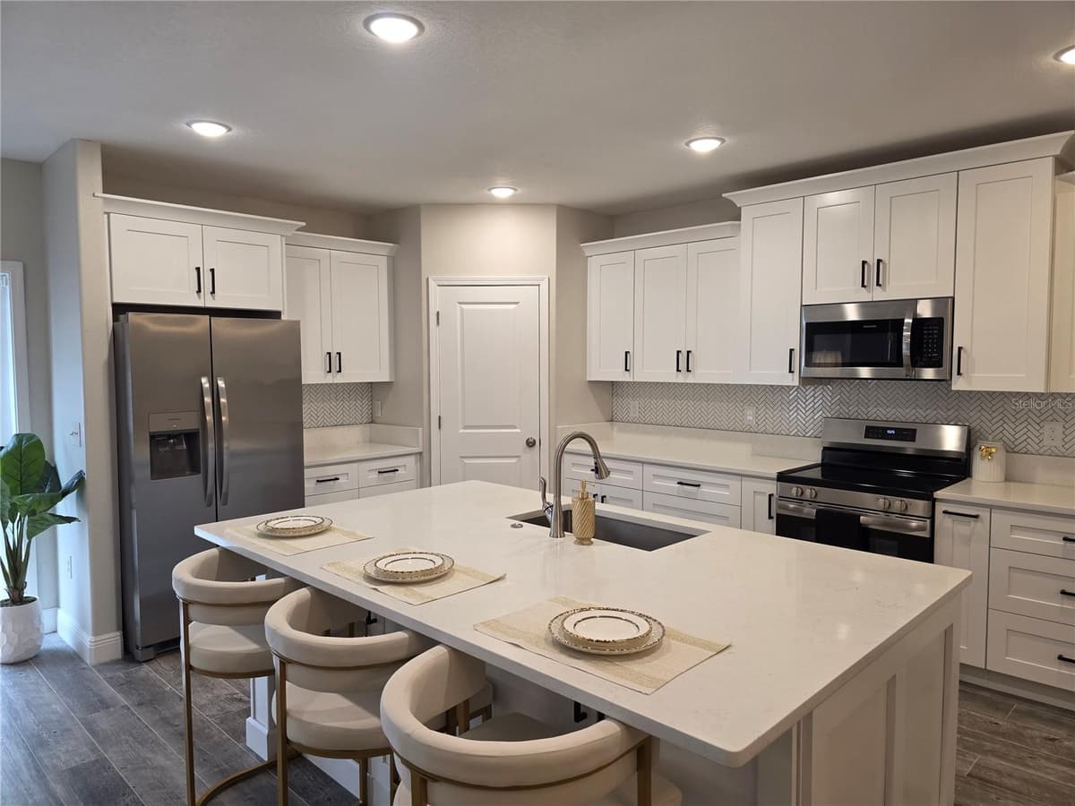 13909 ARBOR PINES DRIVE — photo 12 of 48