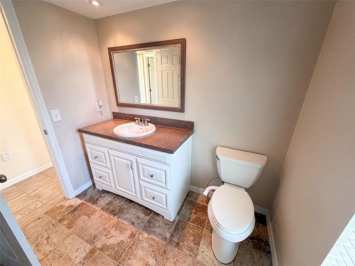 4573 BAYRIDGE COURT — photo 32 of 43