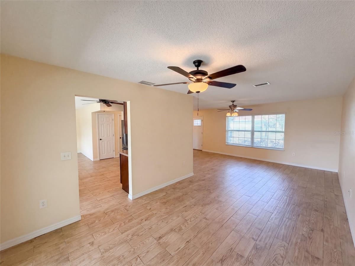 4573 BAYRIDGE COURT — photo 7 of 43