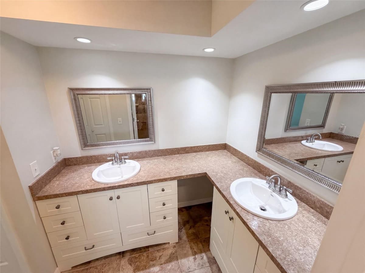 4573 BAYRIDGE COURT — photo 27 of 43