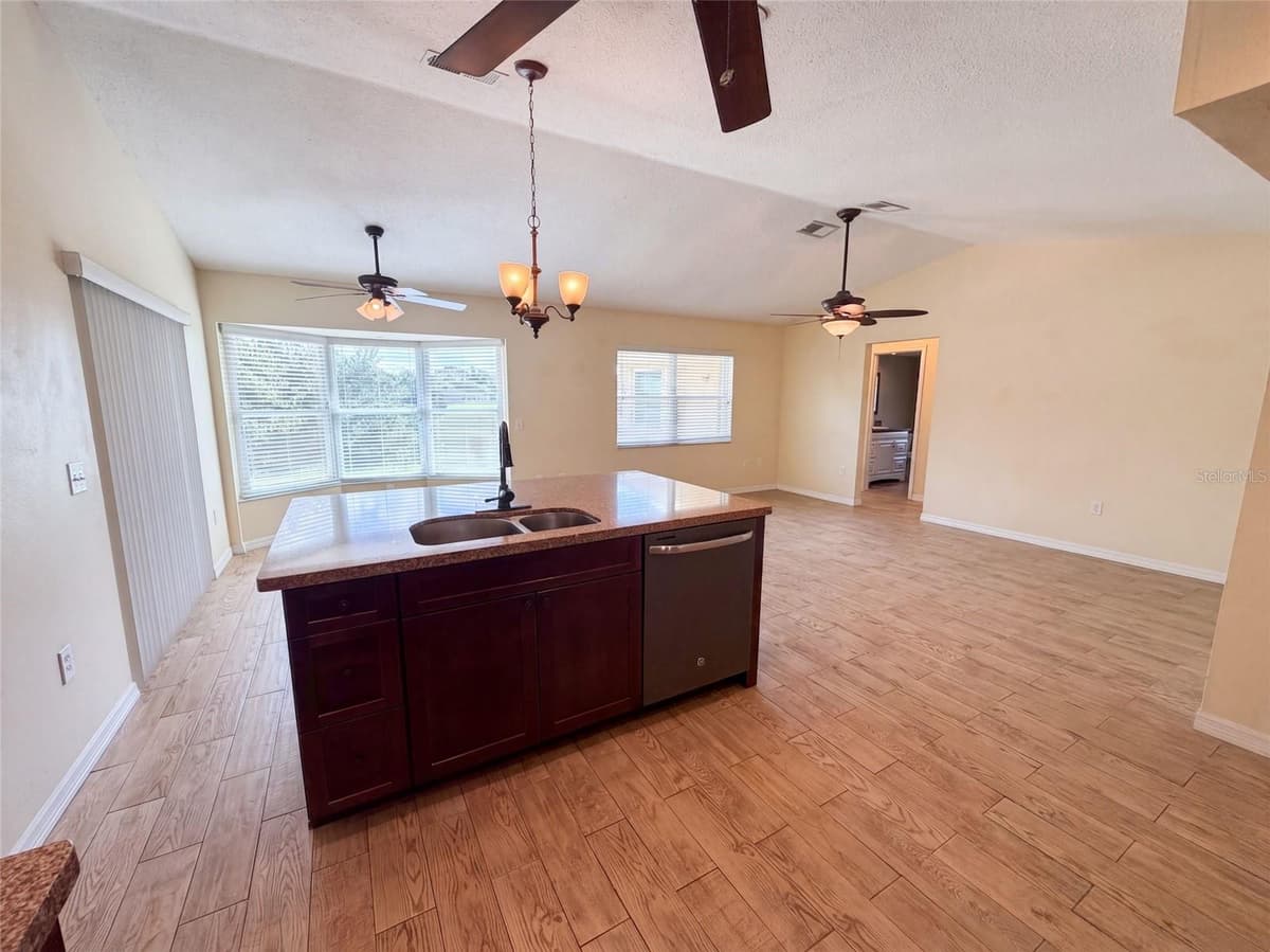 4573 BAYRIDGE COURT — photo 19 of 43