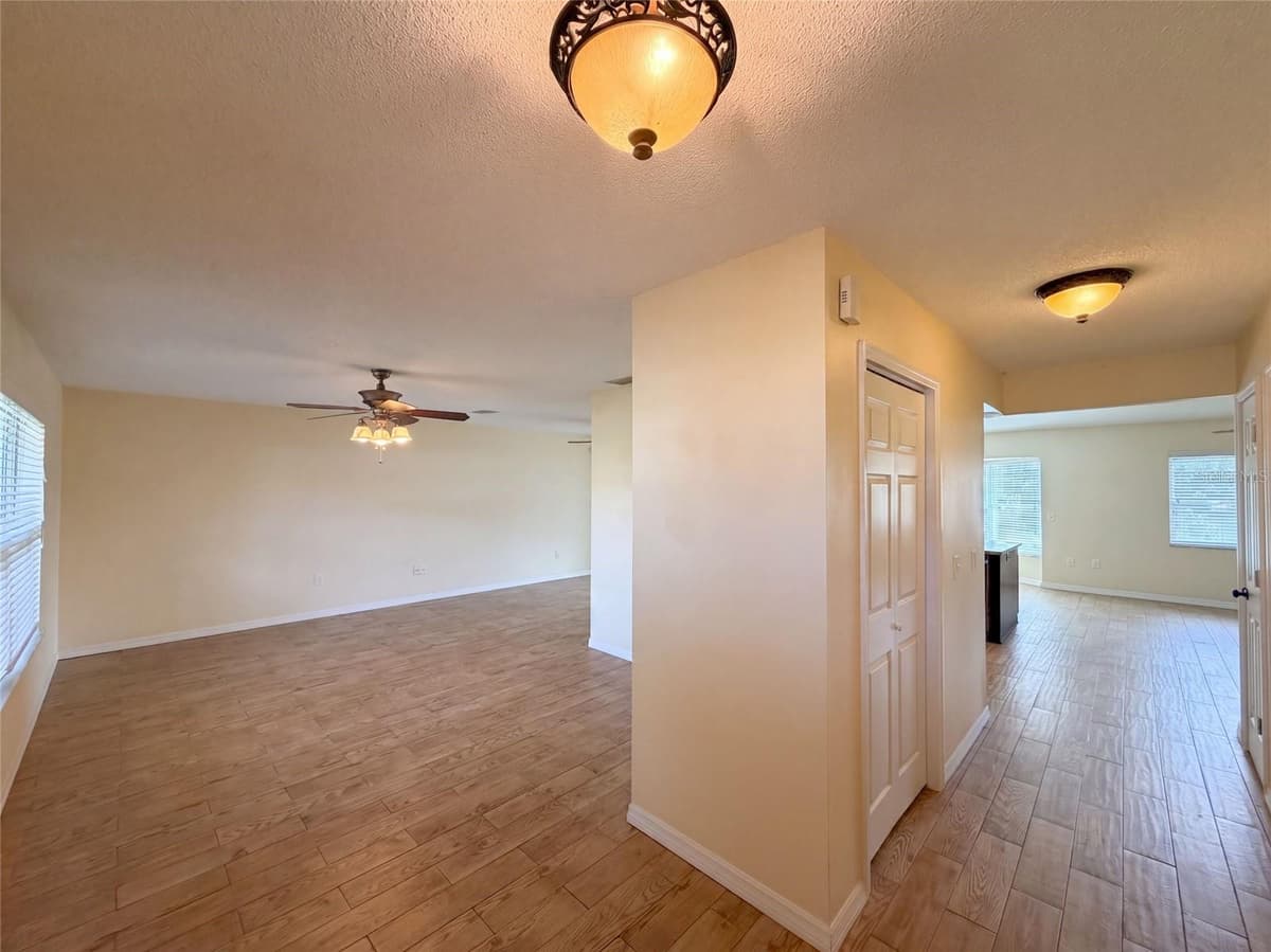 4573 BAYRIDGE COURT — photo 6 of 43