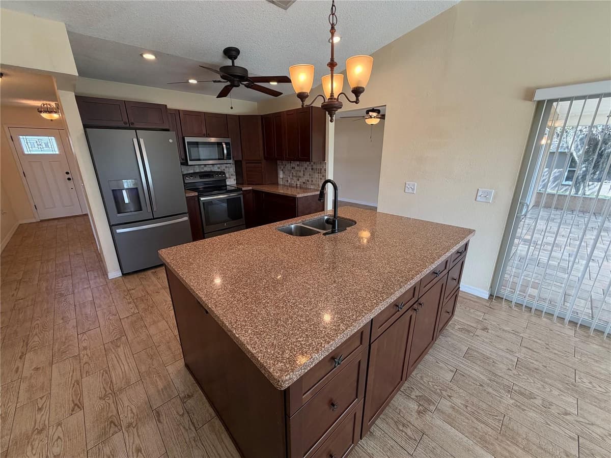 4573 BAYRIDGE COURT — photo 16 of 43