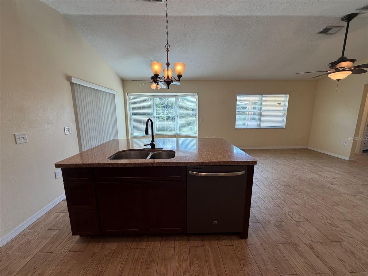 4573 BAYRIDGE COURT — photo 18 of 43