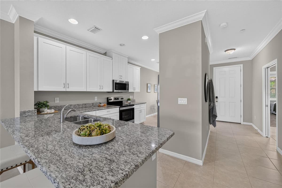 13737 MESSINA LOOP — photo 6 of 30