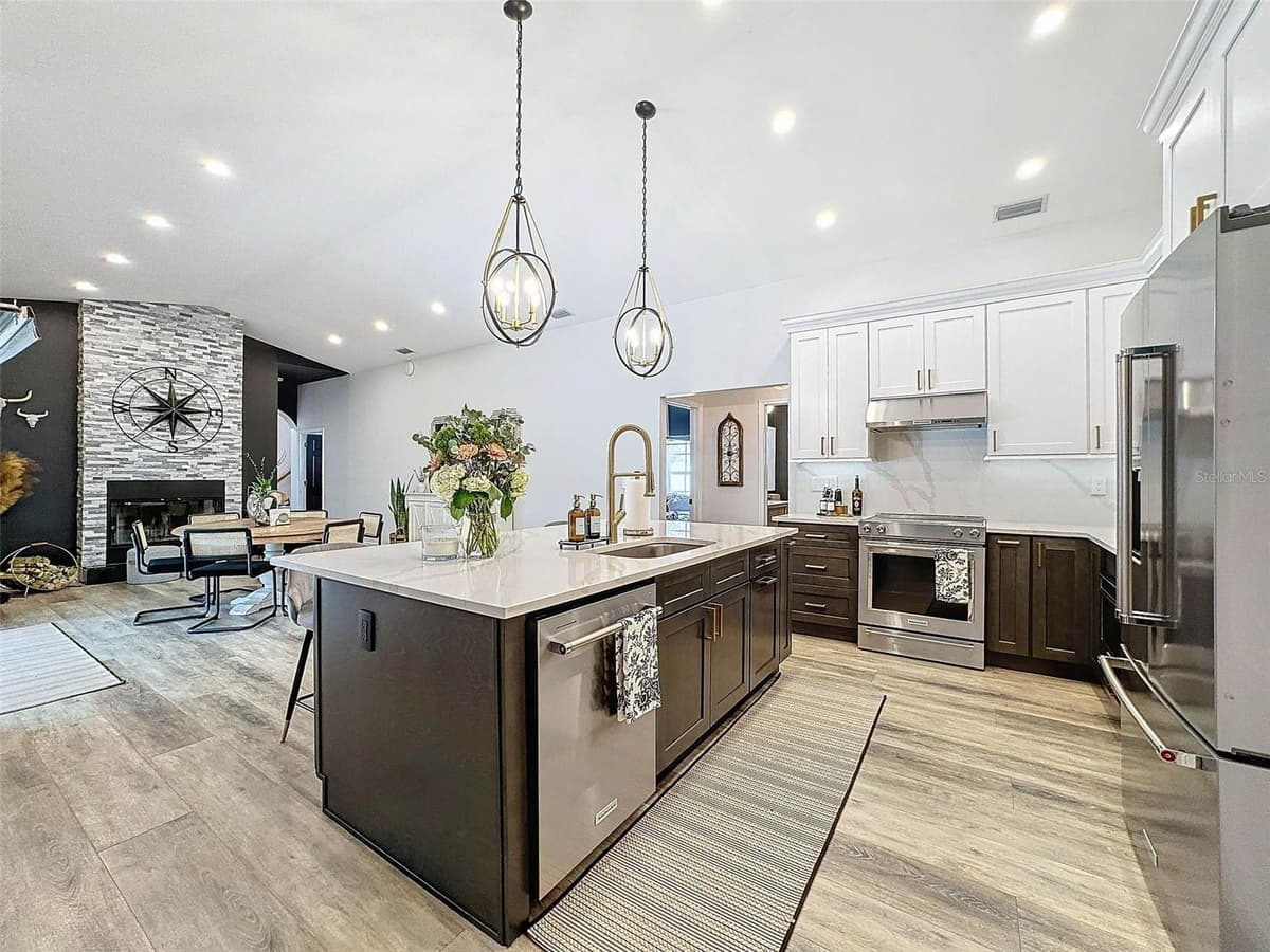 4448 GLENBROOK DRIVE — photo 15 of 67