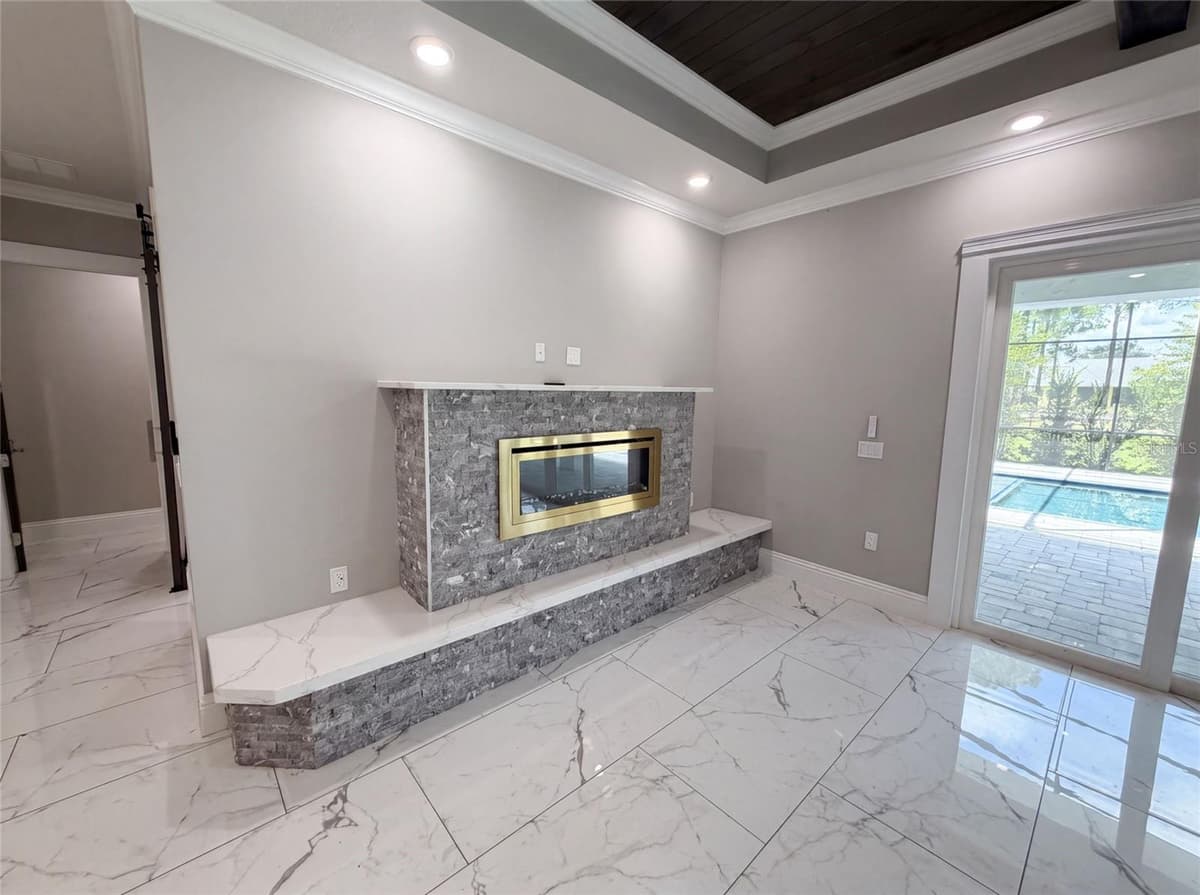 20797 RACINE STREET — photo 7 of 36
