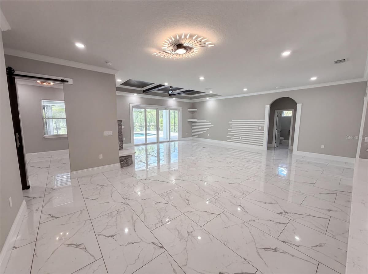 20797 RACINE STREET — photo 8 of 36