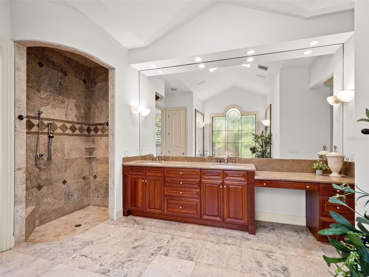 9222 SLOANE STREET — photo 40 of 100