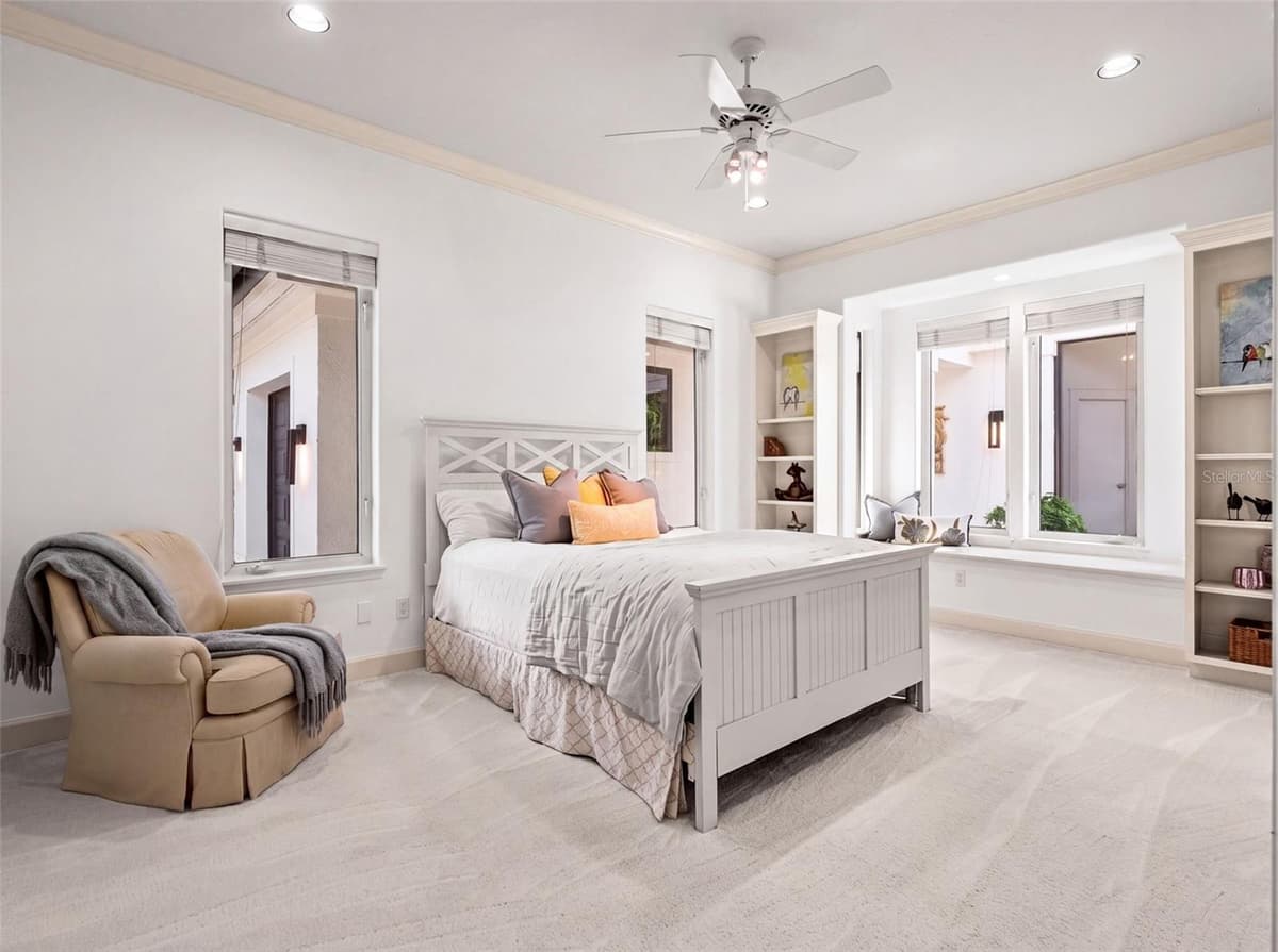 9222 SLOANE STREET — photo 46 of 100