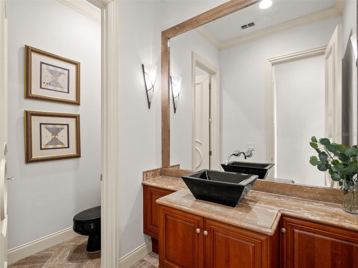 9222 SLOANE STREET — photo 45 of 100