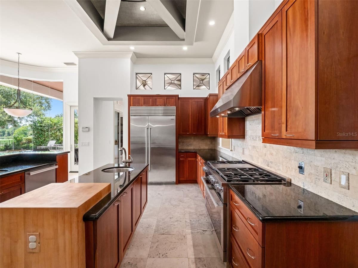 9222 SLOANE STREET — photo 24 of 100