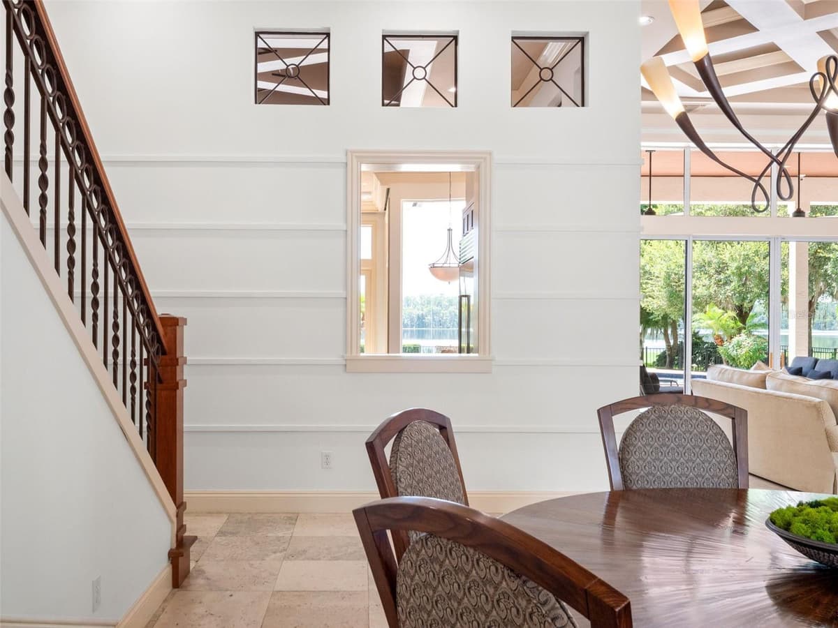 9222 SLOANE STREET — photo 16 of 100