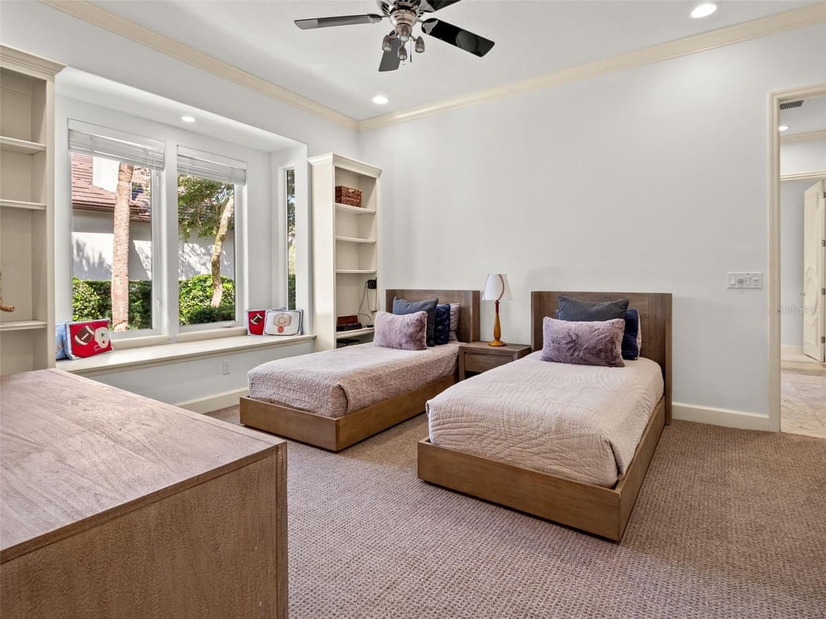 9222 SLOANE STREET — photo 49 of 100