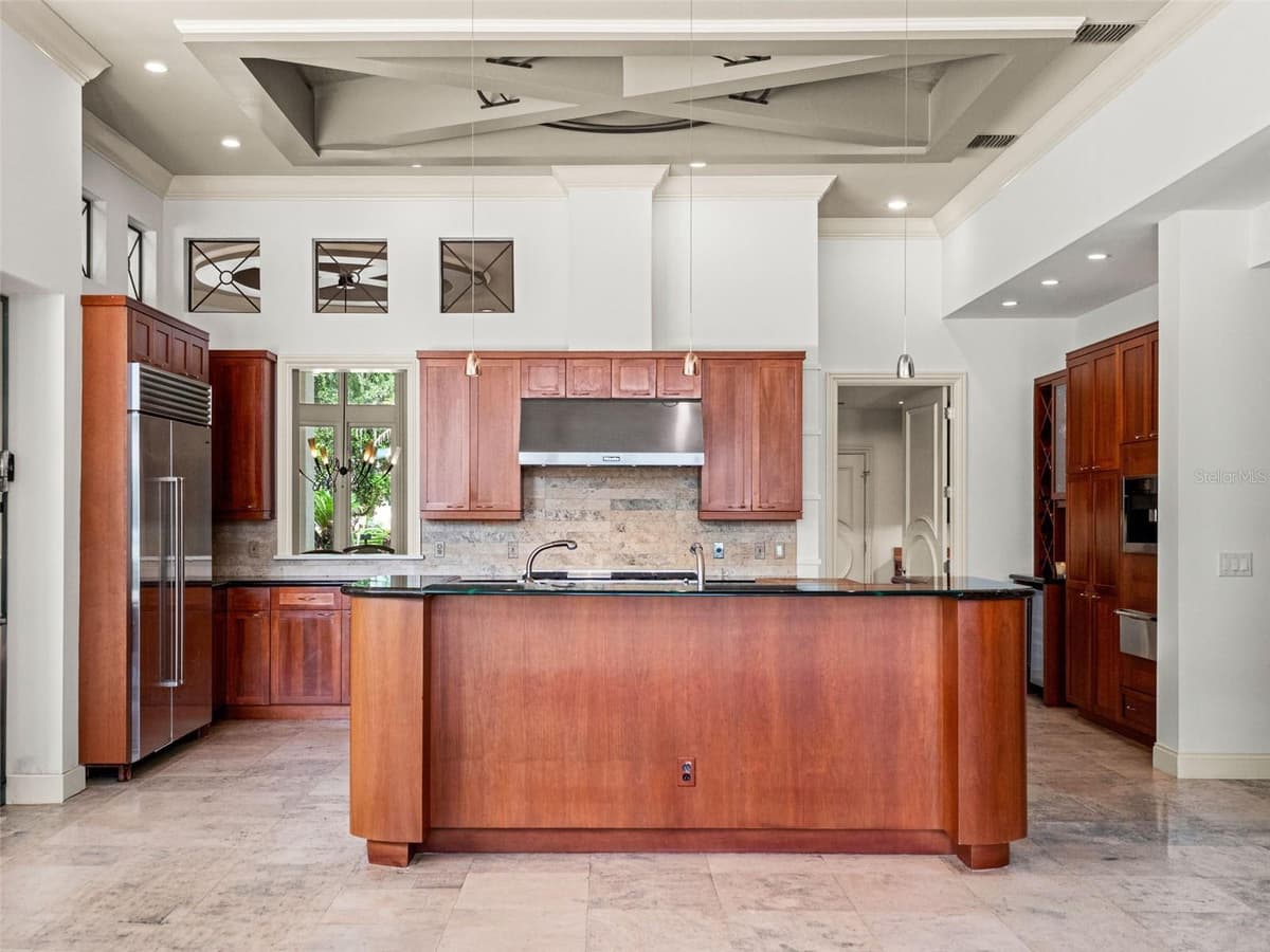 9222 SLOANE STREET — photo 20 of 100