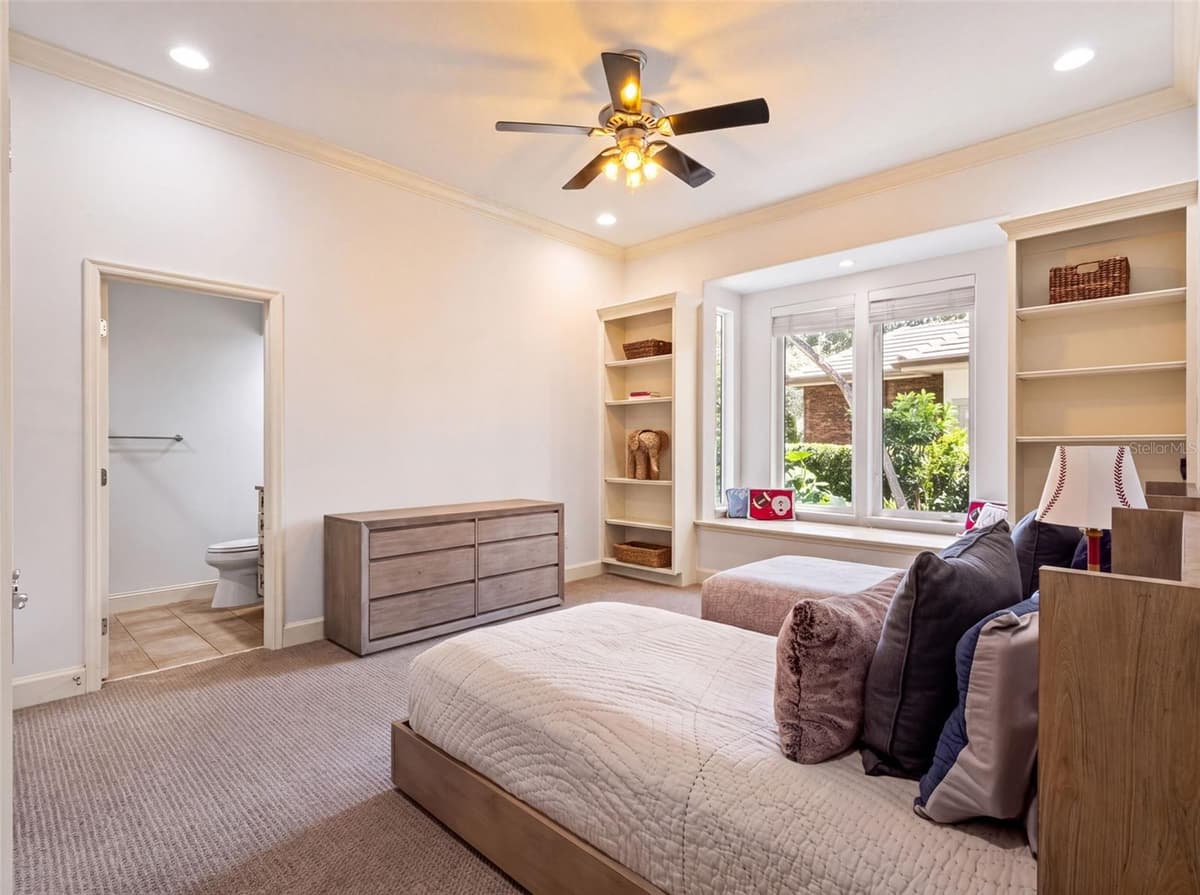 9222 SLOANE STREET — photo 50 of 100