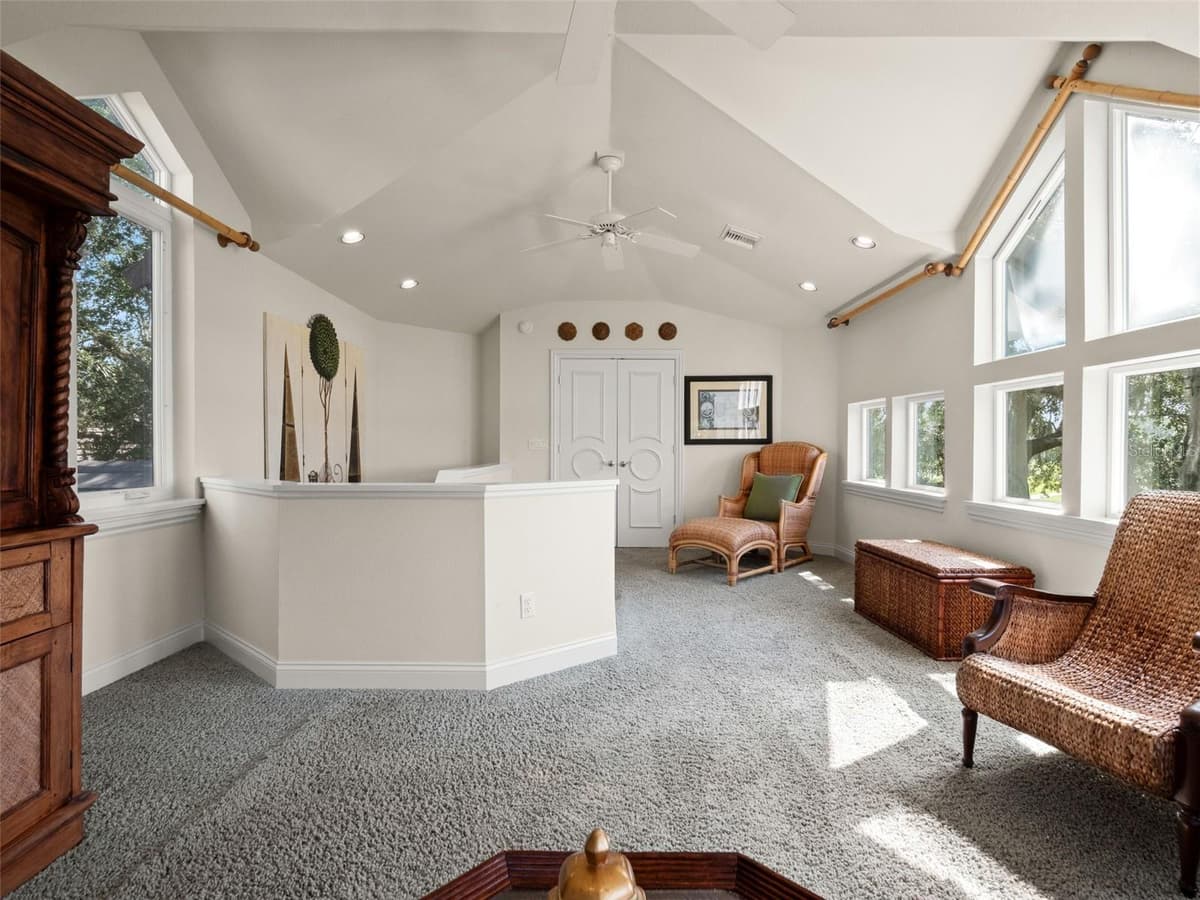 9222 SLOANE STREET — photo 85 of 100
