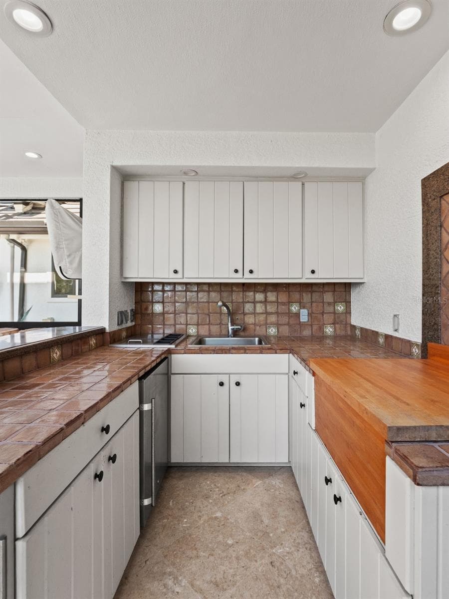 9222 SLOANE STREET — photo 76 of 100