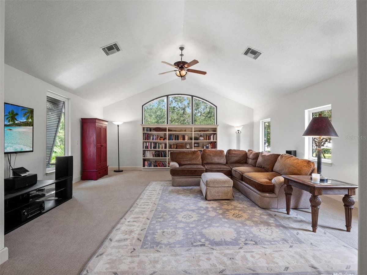9222 SLOANE STREET — photo 55 of 100